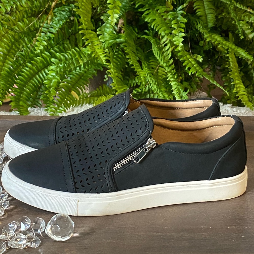 Dolce Vita Aisley Black Leather Sneakers Slip-ons
